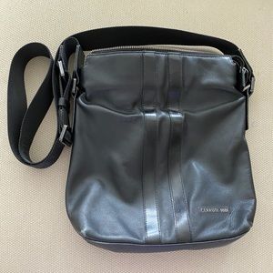 Cerruti 1881 unisex leather messenger crossbody